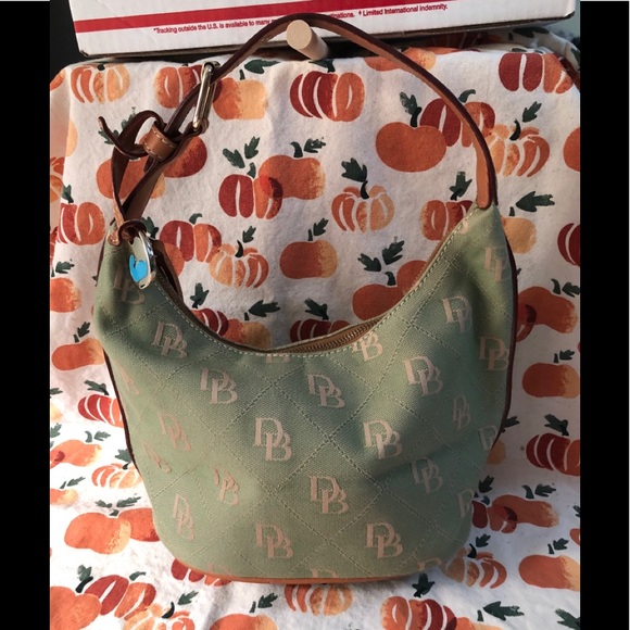 Dooney and Bourke bucket green signature - Picture 1 of 9